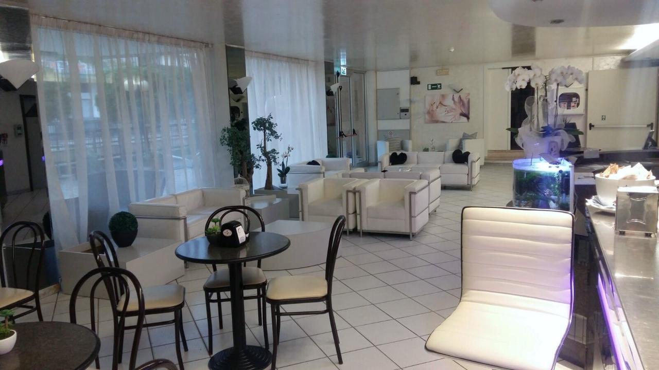 Hotel Magriv ริมินี ภายนอก รูปภาพ