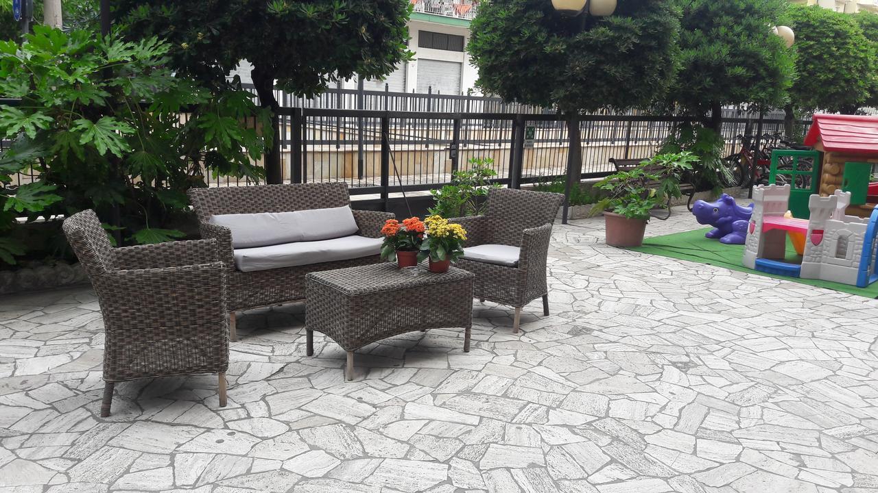 Hotel Magriv ริมินี ภายนอก รูปภาพ